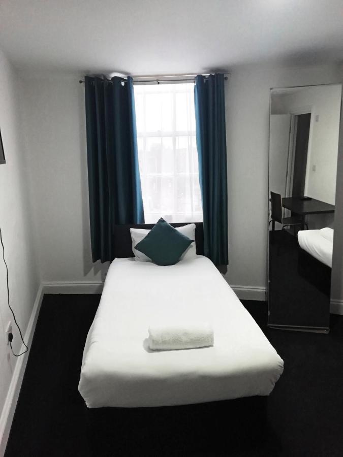 The Bank Hotel Barking  Ngoại thất bức ảnh