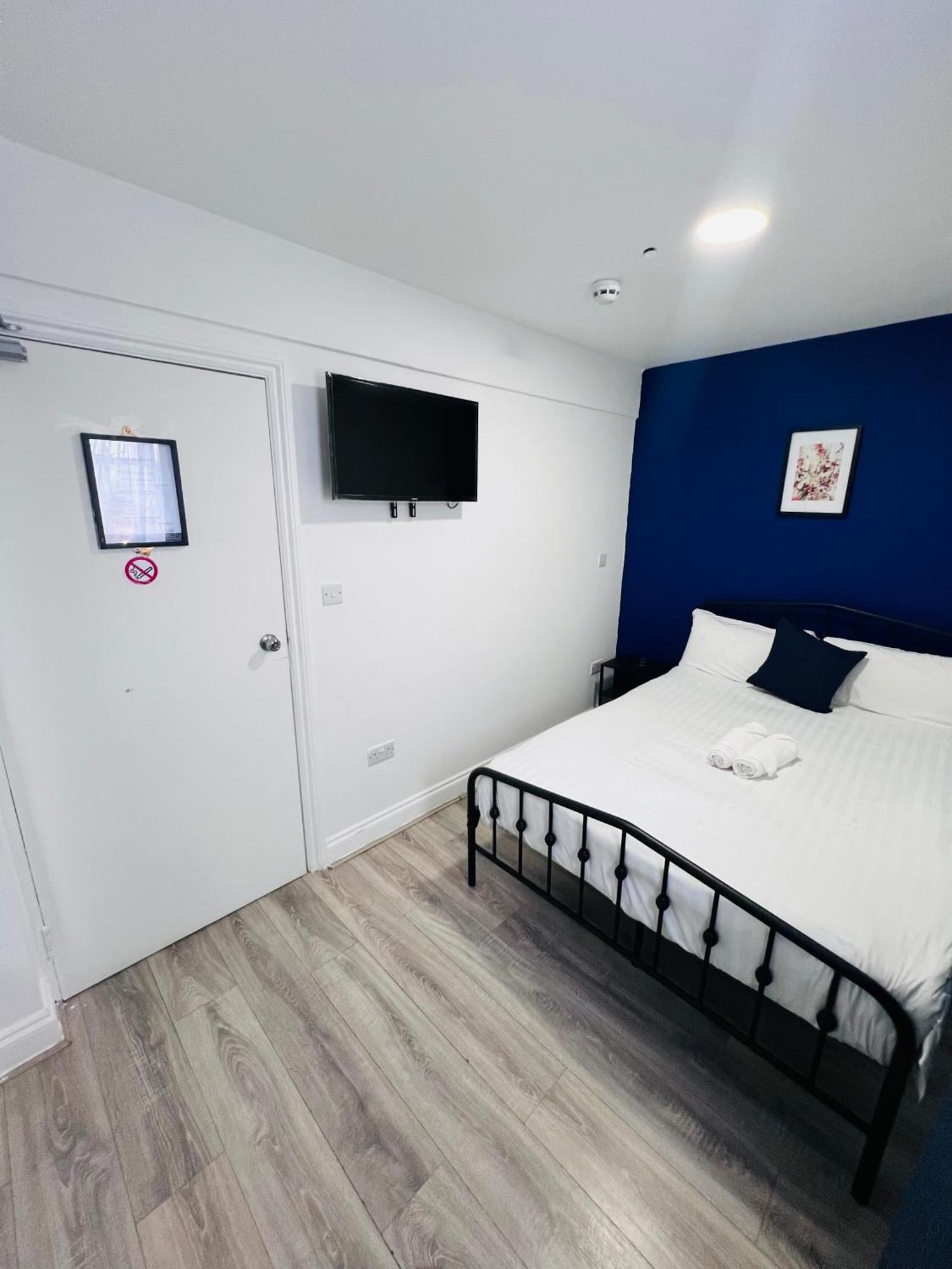 The Bank Hotel Barking  Ngoại thất bức ảnh